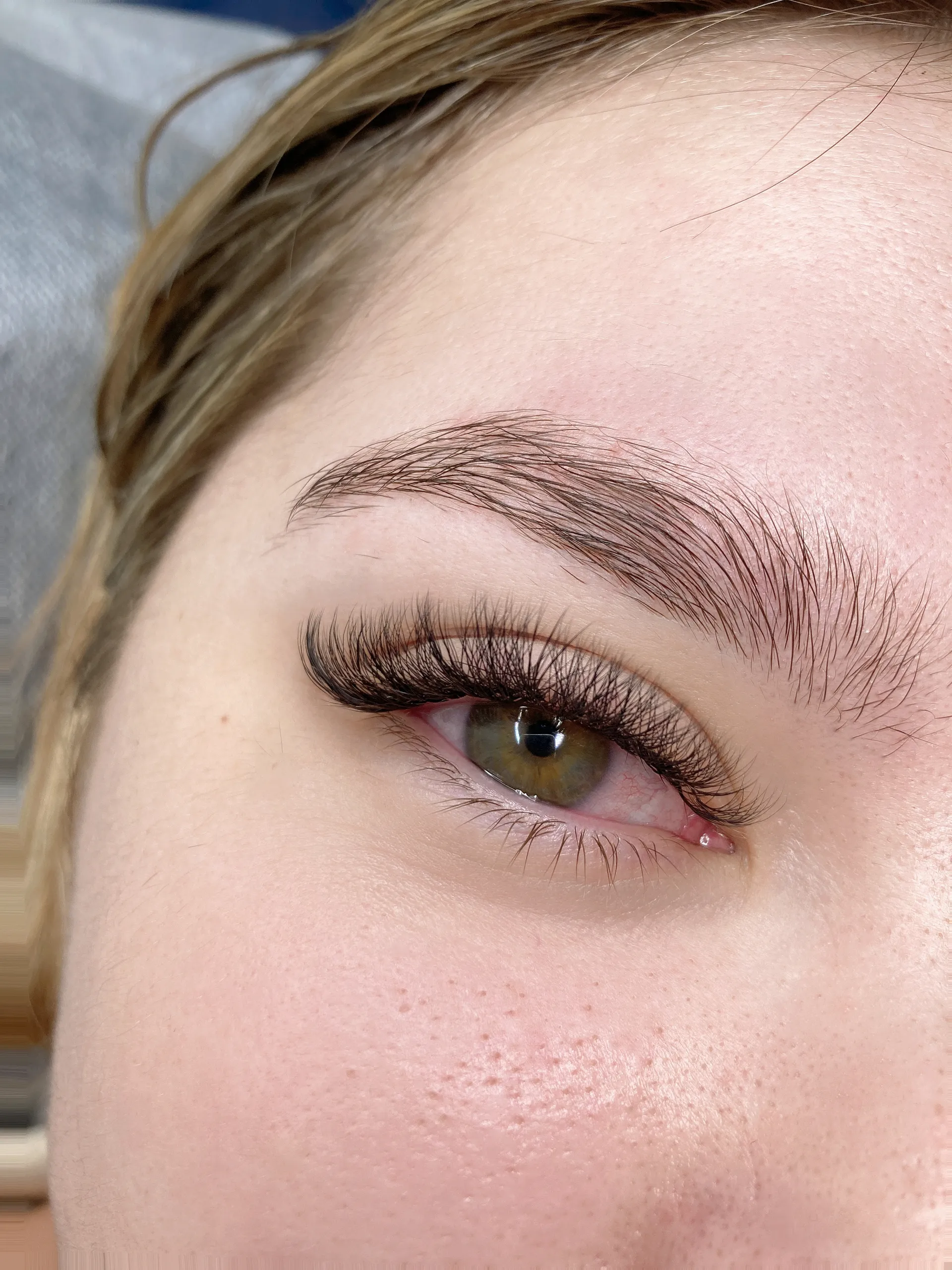 Natural 3D Eyelash Extensions